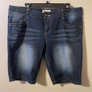 EUC - SO Jean Bermuda Shorts Sz. 17